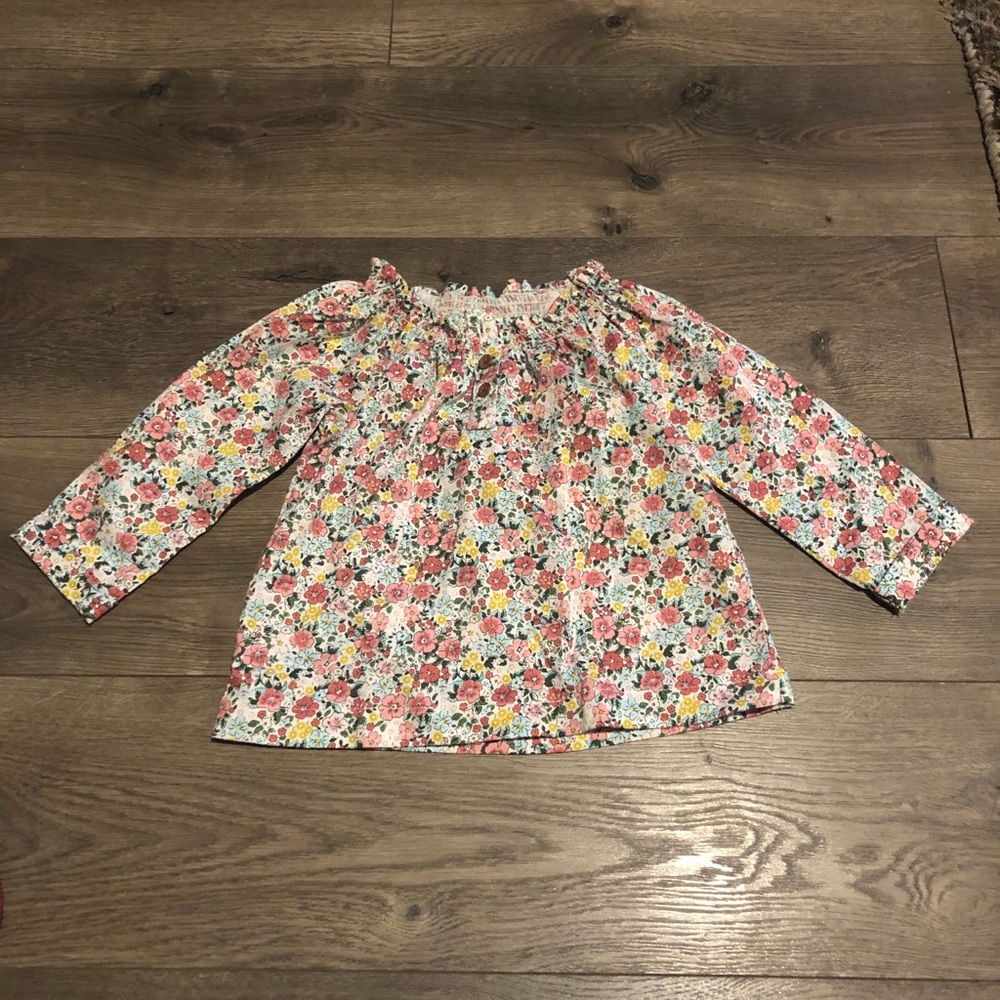 Carters Infant floral top, like new!! Size 9 mo.